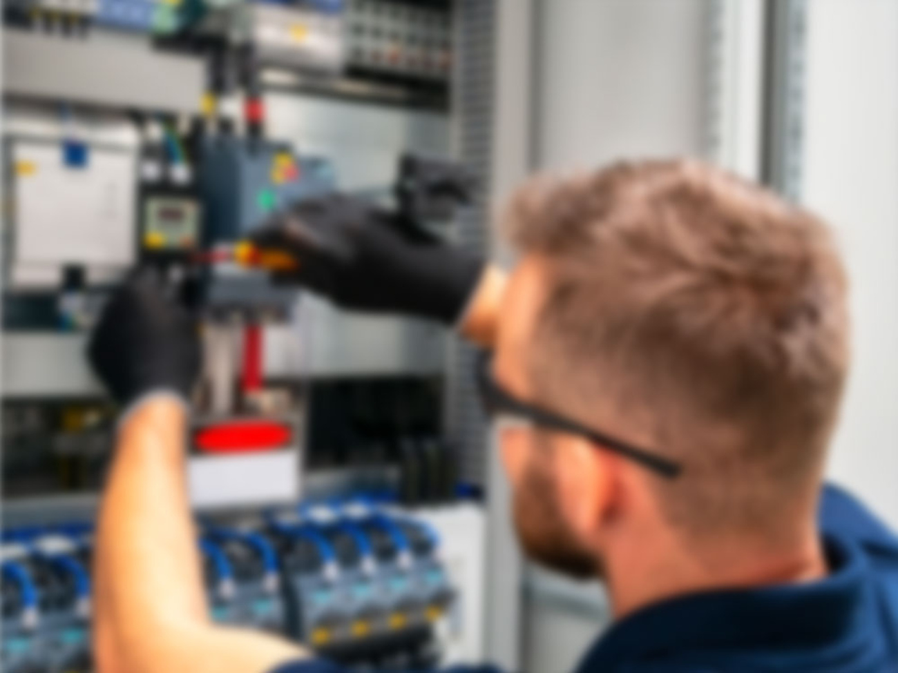 Nieder­spannungs­anlagen bei CWTec Elektrotechnik in Wiesenfelden